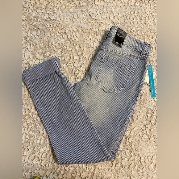 NWT INC Denim Women’s Size 4 Pinstriped Skinny Regular Fit Denim Jeans - Picture 2 of 6